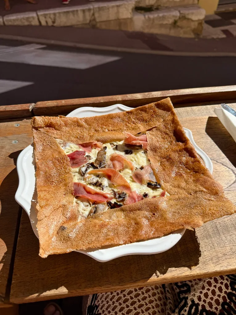 Galette salée maison — Chez les Gourmands Villefranche-sur-Mer